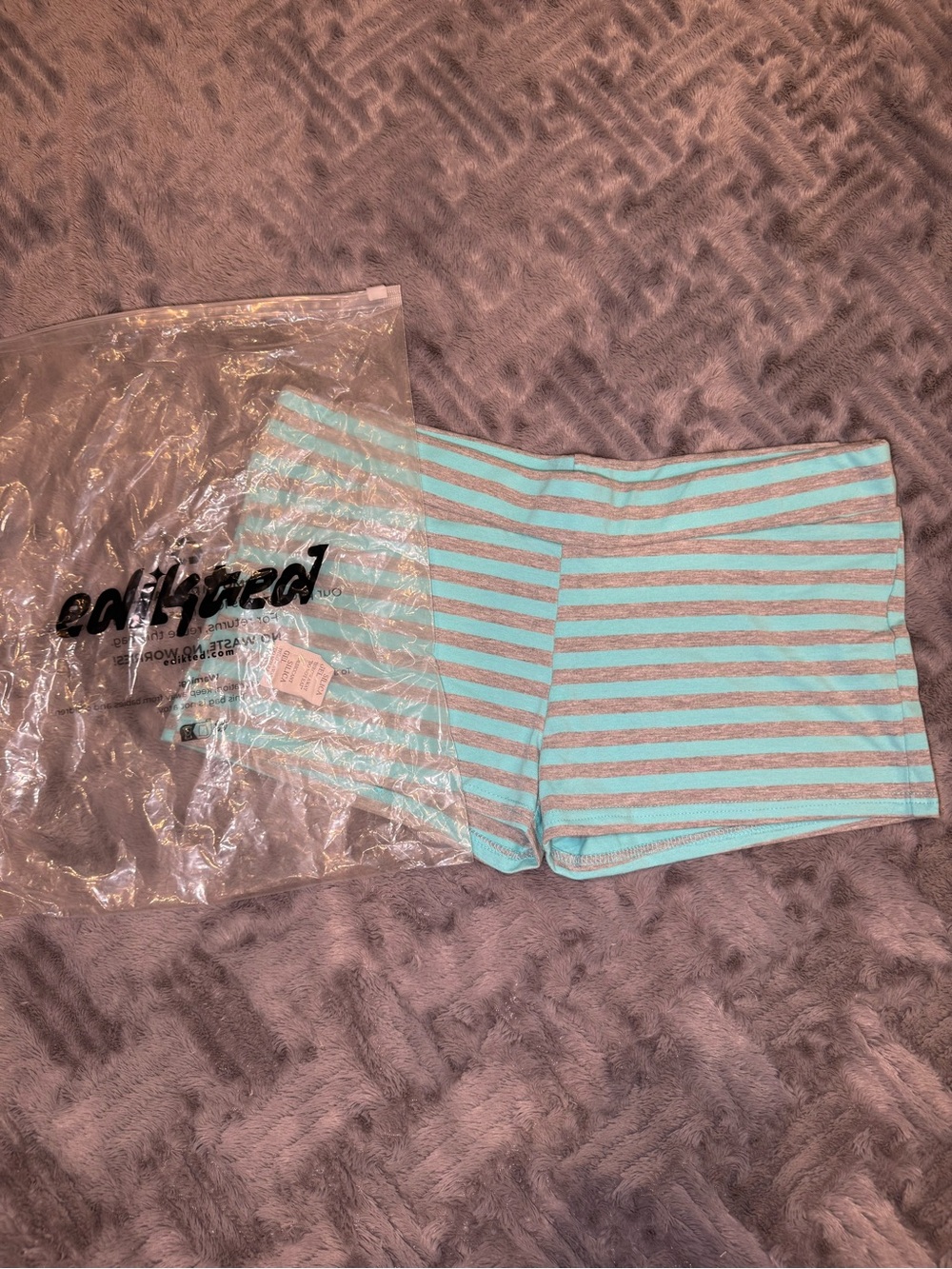 Edikted Striped Women’s Knit Shorts - Mint and Gray